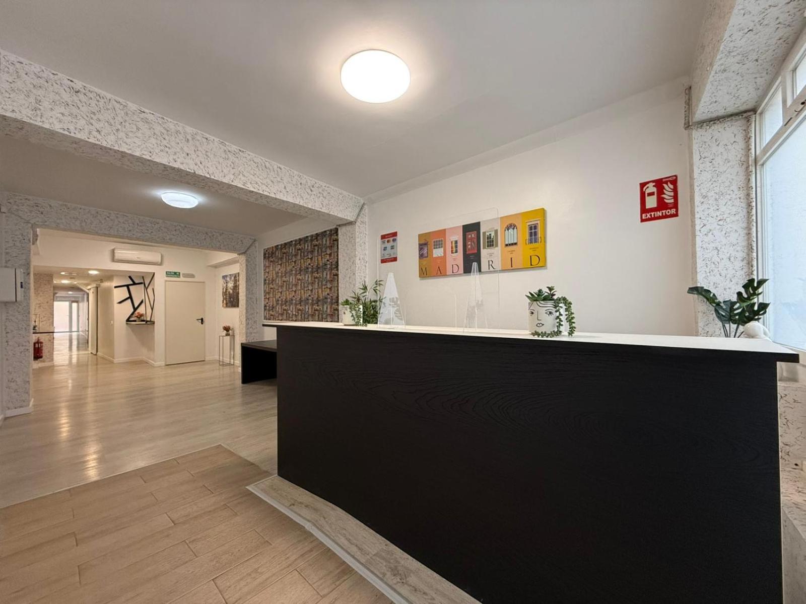 Hostel Tkh-Rooms Mate Madrid Exterior photo